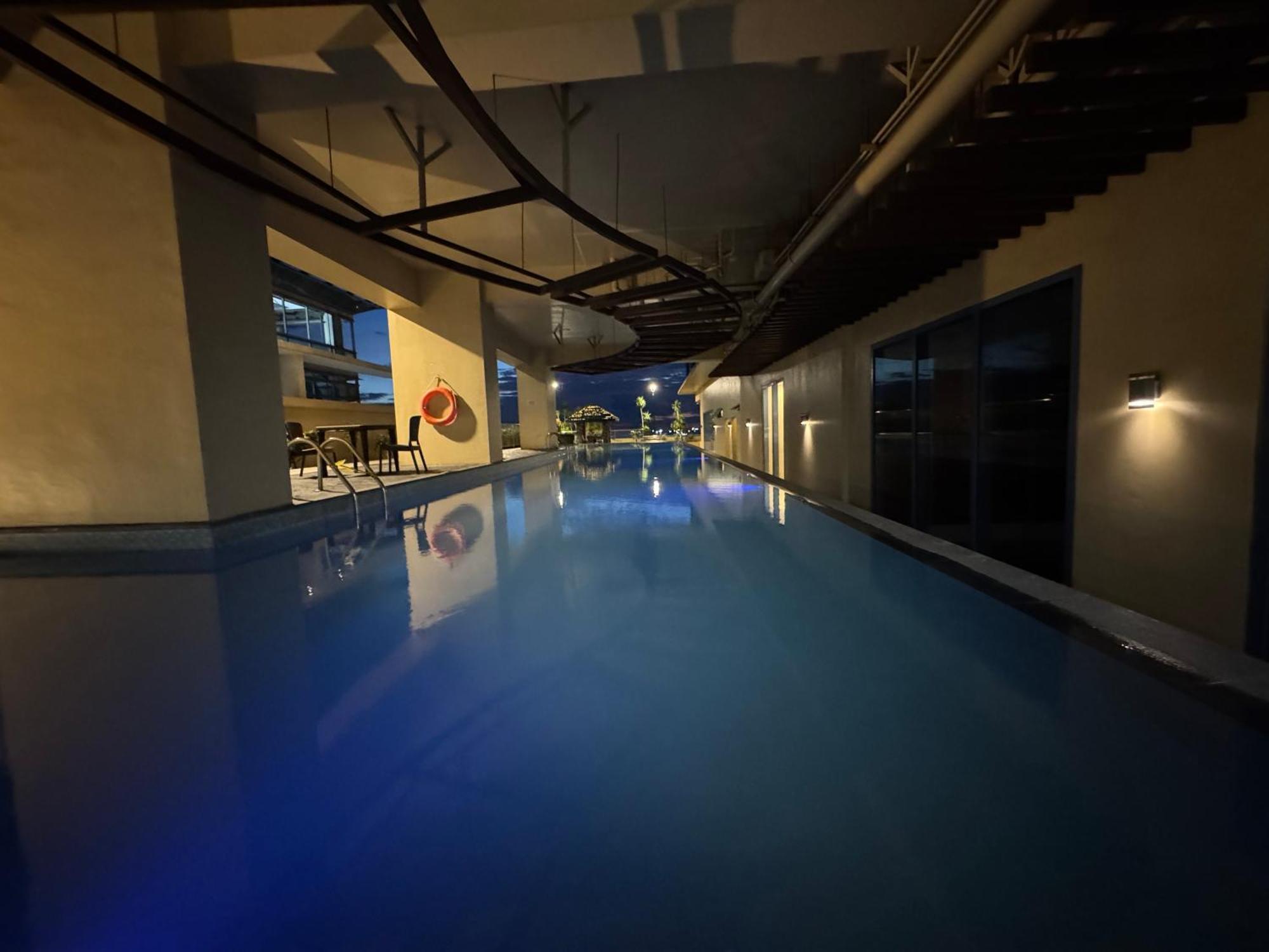 Grand Riviera Suites Манила Экстерьер фото